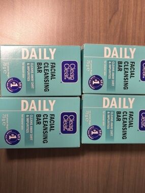 Clean & Clear Facial Cleansing Bar 75g, Cleans Away Dirt & Impurities x 4 bars